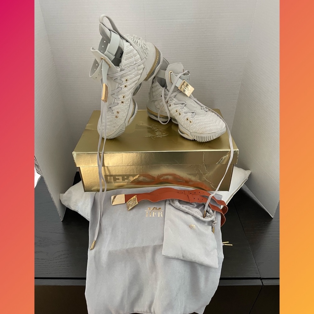 Levaron XVI Limited edition with lion relief womens kicks
